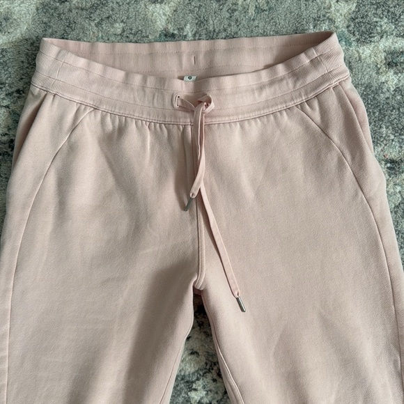 Lululemon Scuba High-Rise Jogger *Fleece 28” in pink mist - Picture 2 of 10